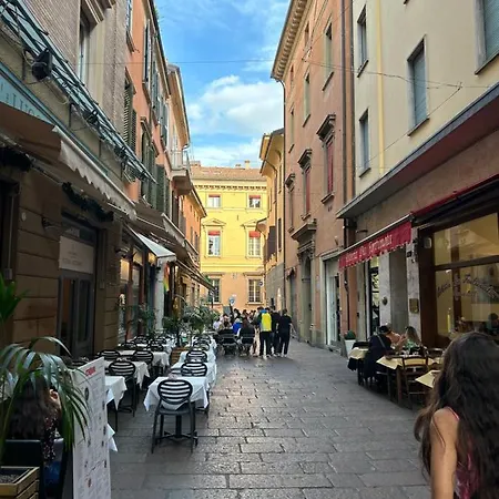 Albari House Bologne